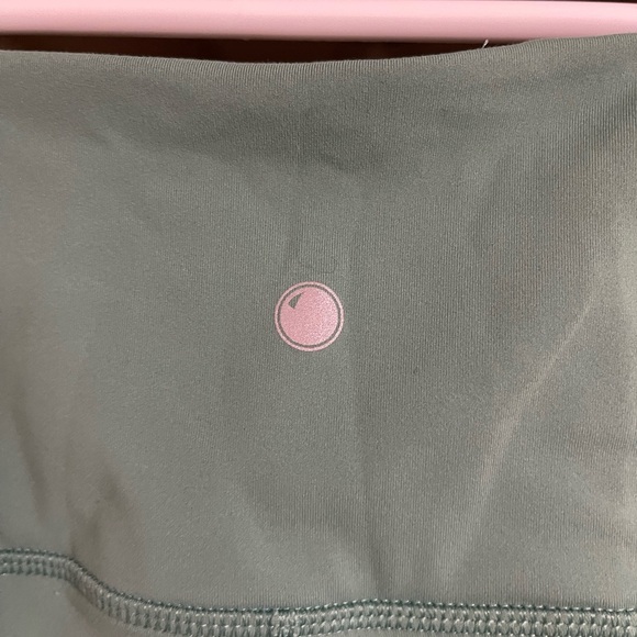 EUC Yogalicious Green Leggings - Picture 5 of 5